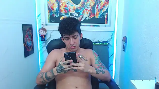 Snapshot of targuerian22 chatting on 11.06.25 targuerian22 online show from 11.06.25