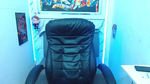 Snapshot of targuerian22 chatting on 11.08.25 targuerian22 online show from 11.08.25