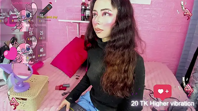 hanna  azumi online show from 10.31.25