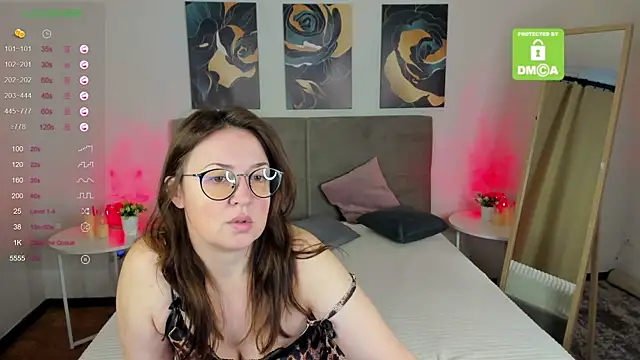 Snapshot of TiffanyWills chatting on 10.27.25 TiffanyWills online show from 10.27.25