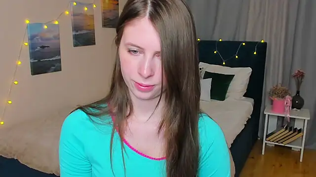 MeganCream online show from 03.15.25