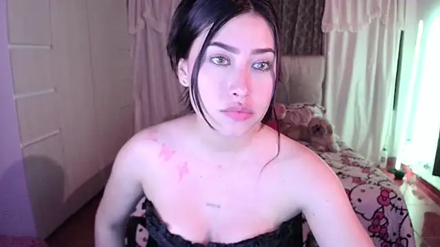 Snapshot of Emilyswan04 chatting on 03.22.26 Emilyswan04 online show from 03.22.26