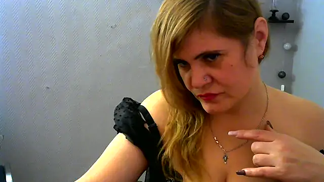 DaniellaKiss online show from 01.07.25