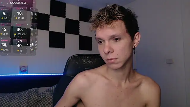 Snapshot of bryamado69 chatting on 09.17.25 bryamado69 online show from 09.17.25