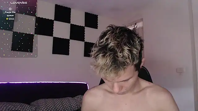 Snapshot of bryamado69 chatting on 09.27.25 bryamado69 online show from 09.27.25