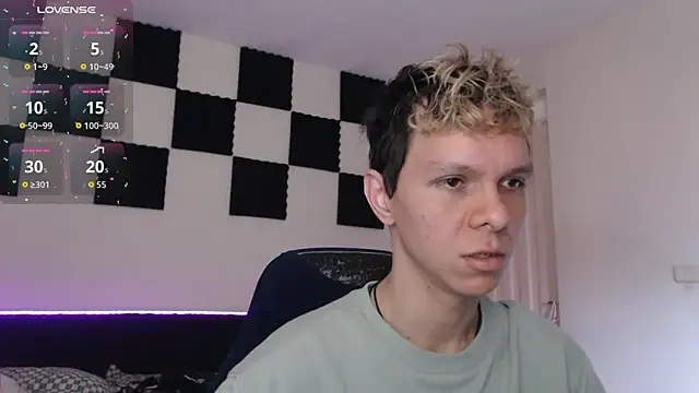 Snapshot of bryamado69 chatting on 10.01.25 bryamado69 online show from 10.01.25