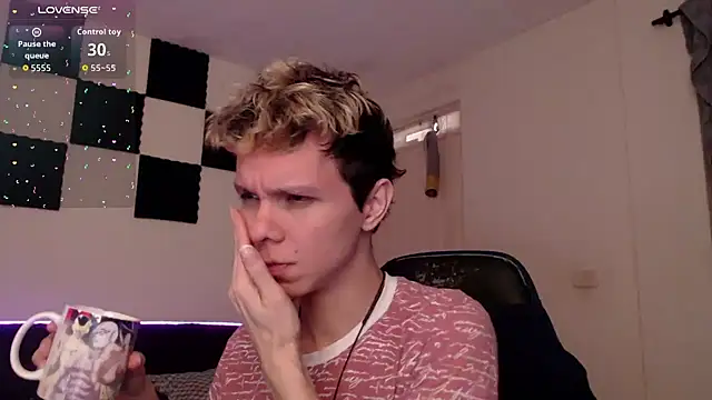 Snapshot of bryamado69 chatting on 10.03.25 bryamado69 online show from 10.03.25