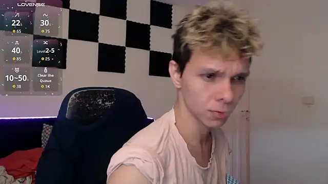 Snapshot of bryamado69 chatting on 10.05.25 bryamado69 online show from 10.05.25