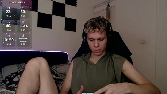 Snapshot of bryamado69 chatting on 10.06.25 bryamado69 online show from 10.06.25