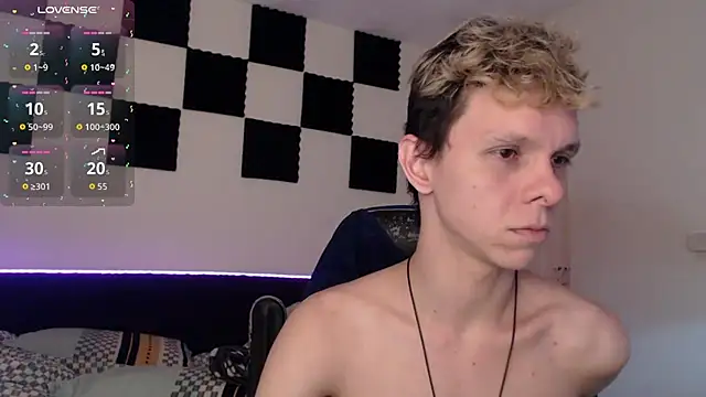 Snapshot of bryamado69 chatting on 10.07.25 bryamado69 online show from 10.07.25