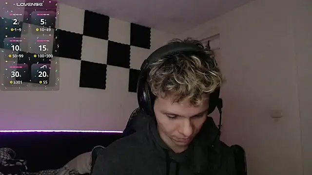 Snapshot of bryamado69 chatting on 10.08.25 bryamado69 online show from 10.08.25