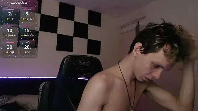 Snapshot of bryamado69 chatting on 10.08.25 bryamado69 online show from 10.08.25