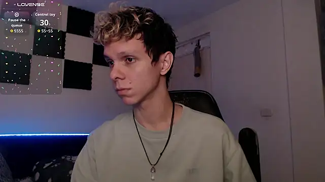 Snapshot of bryamado69 chatting on 10.10.25 bryamado69 online show from 10.10.25