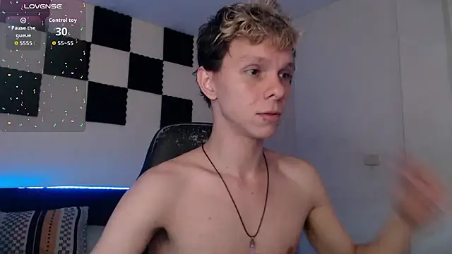 Snapshot of bryamado69 chatting on 10.17.25 bryamado69 online show from 10.17.25