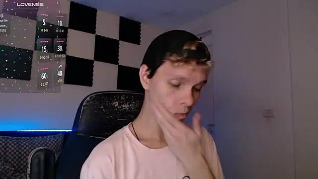 Snapshot of bryamado69 chatting on 10.22.25 bryamado69 online show from 10.22.25