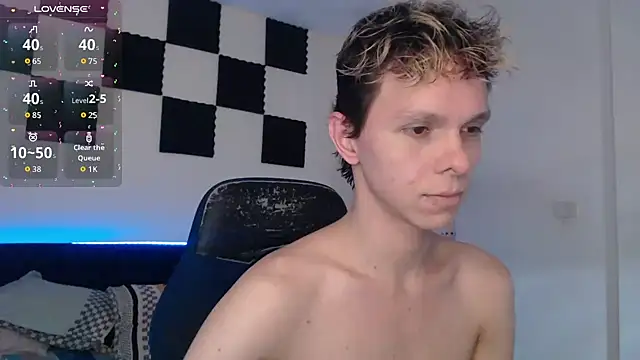 Snapshot of bryamado69 chatting on 10.23.25 bryamado69 online show from 10.23.25