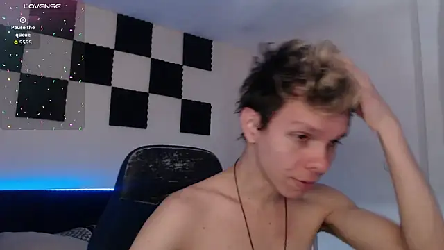 Snapshot of bryamado69 chatting on 10.24.25 bryamado69 online show from 10.24.25