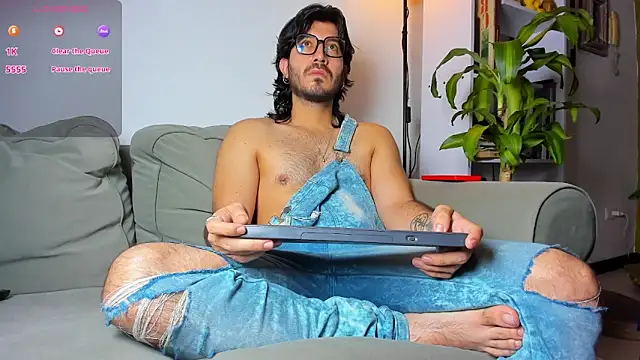 Ackerman Eren  online show from 11.24.25