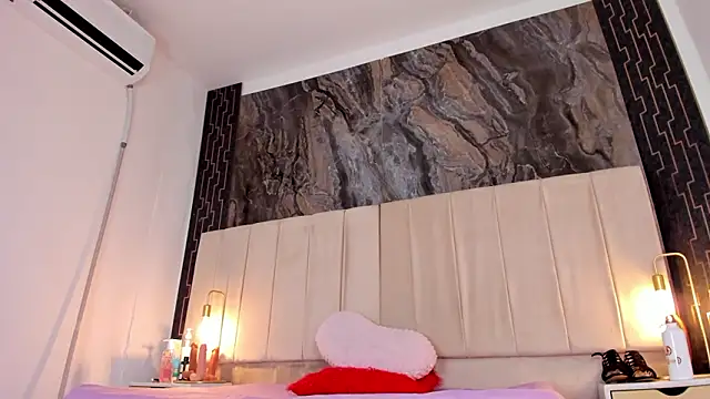 Snapshot of sarita_rouzze chatting on 03.11.26 sarita rouzze online show from 03.11.26