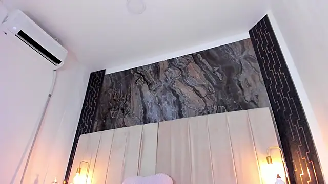 Snapshot of sarita_rouzze chatting on 03.31.26 sarita rouzze online show from 03.31.26