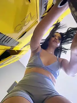 Laura fernandezII online show from 01.07.25