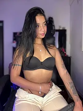 Laura fernandezII online show from 01.08.25