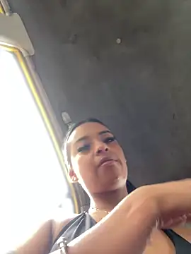 Laura fernandezII online show from 01.10.25