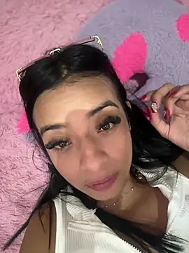 Laura fernandezII online show from 01.11.25