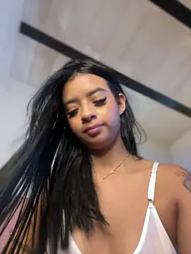 Laura fernandezII online show from 01.12.25