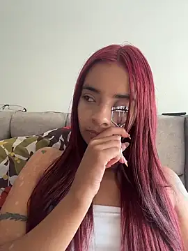 Laura fernandezII online show from 01.05.26