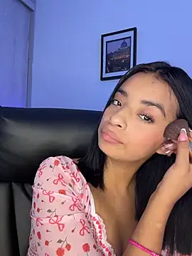 Snapshot of Laura_fernandezII chatting on 02.04.26 Laura fernandezII online show from 02.04.26