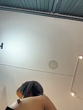 Snapshot of Laura_fernandezII chatting on 02.21.26 Laura fernandezII online show from 02.21.26