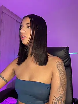 Laura fernandezII online show from 04.14.26