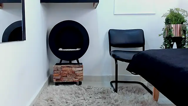 Snapshot of LenaRuiz_ chatting on 01.22.25 LenaRuiz  online show from 01.22.25