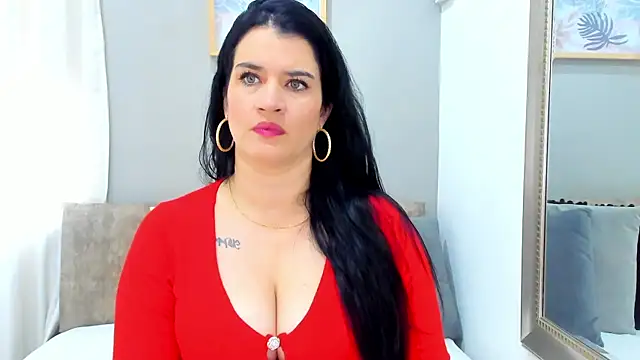 Snapshot of LenaRuiz_ chatting on 01.29.25 LenaRuiz  online show from 01.29.25