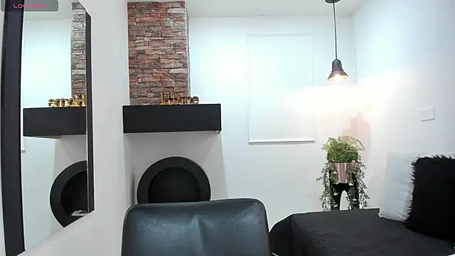 Snapshot of LenaRuiz_ chatting on 02.01.25 LenaRuiz  online show from 02.01.25