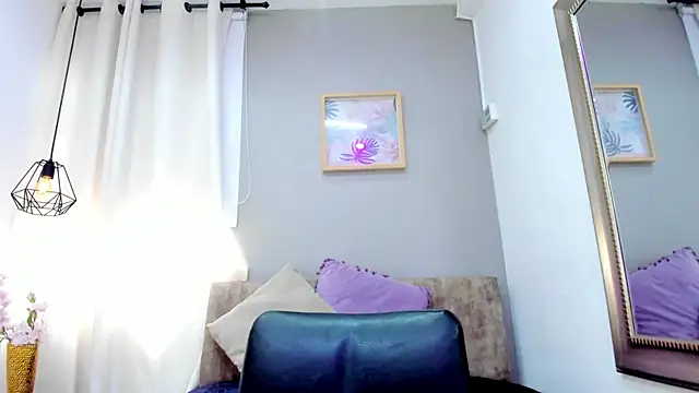 Snapshot of LenaRuiz_ chatting on 02.19.25 LenaRuiz  online show from 02.19.25