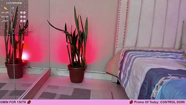 Snapshot of LenaRuiz_ chatting on 02.27.25 LenaRuiz  online show from 02.27.25