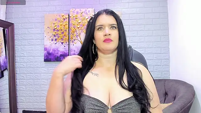 Snapshot of LenaRuiz_ chatting on 10.06.25 LenaRuiz  online show from 10.06.25