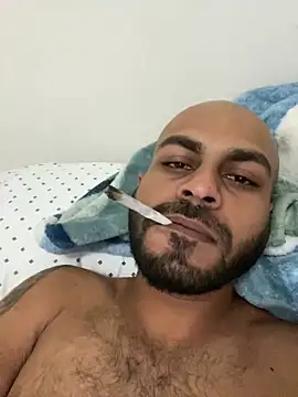 Snapshot of islandvybee55 chatting on 12.09.24 islandvybee55 online show from 12.09.24