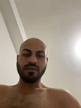 Snapshot of islandvybee55 chatting on 12.12.24 islandvybee55 online show from 12.12.24