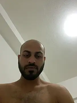 Snapshot of islandvybee55 chatting on 12.30.24 islandvybee55 online show from 12.30.24