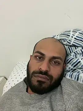 Snapshot of islandvybee55 chatting on 01.11.25 islandvybee55 online show from 01.11.25