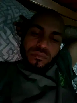 islandvybee55 online show from 10.31.25