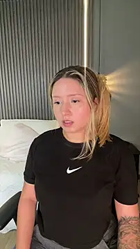 MiaPetit  online show from 11.15.25