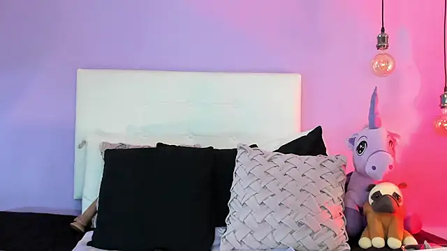 Snapshot of Charlotte11-11 chatting on 09.15.25 Charlotte11-11 online show from 09.15.25