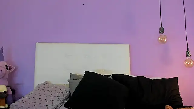 Snapshot of Charlotte11-11 chatting on 10.09.25 Charlotte11-11 online show from 10.09.25