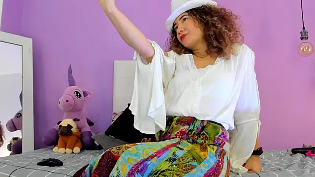 Snapshot of Charlotte11-11 chatting on 10.18.25 Charlotte11-11 online show from 10.18.25