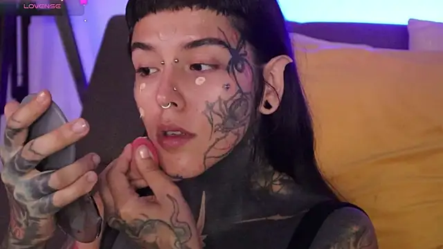 Snapshot of FairyFlexxxx chatting on 02.28.26 FairyFlexxxx online show from 02.28.26