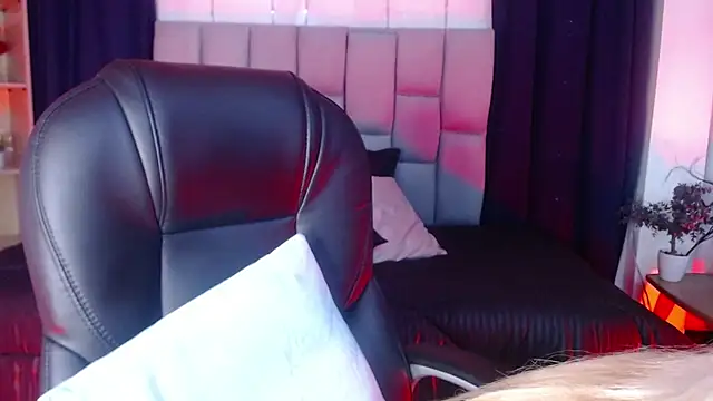 LessBoobs gh online show from 02.20.25